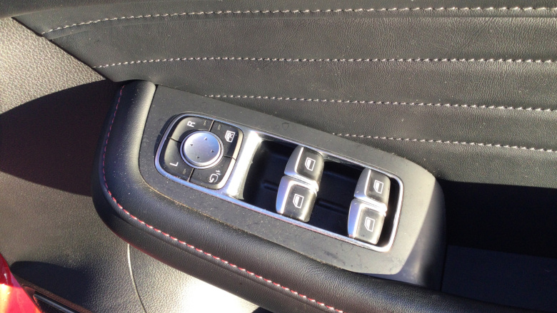 MG Hs 1.5 T-GDI Exclusive 5dr DCT Petrol Hatchback